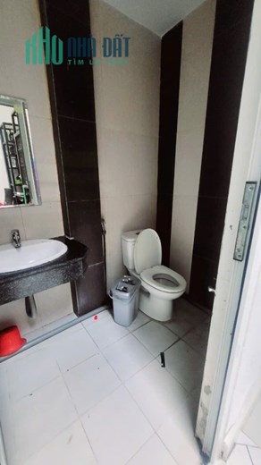 Bán nhà 100m² 3 tầng, 5PN, 4WC, Linh Tây, Thủ Đức - 8.2 tỷ
