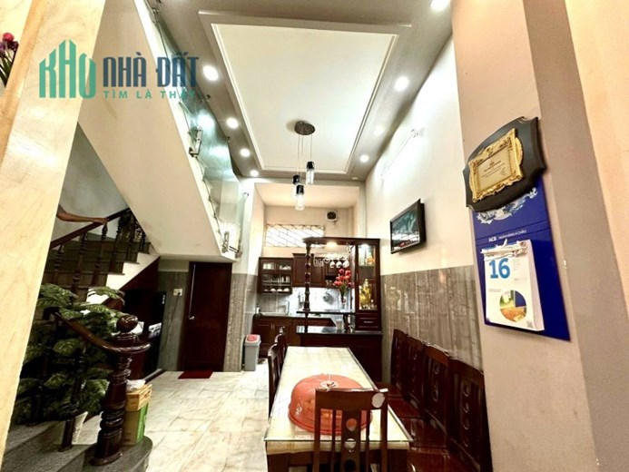 Bán nhà mặt phố Bình Phú, Thủ Đức, 80m², 8.8 tỷ, 3 tầng, 4PN