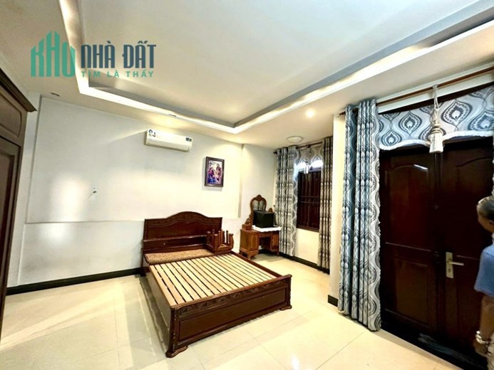Bán nhà mặt phố Bình Phú, Thủ Đức, 80m², 8.8 tỷ, 3 tầng, 4PN