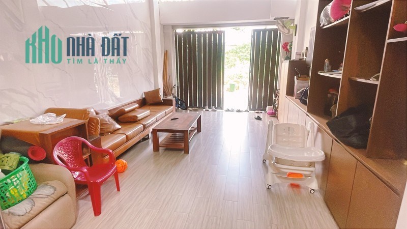 Bán nhà 3 tầng, 70m², 4PN, 4WC, 8.9 tỷ, Trường Thọ, Thủ Đức