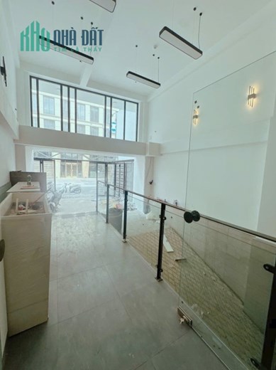BÁN NHÀ MẶT TIỀN PHÚ NHUẬN-SÁT BÊN KHÁCH SẠN TÂN SƠN NHẤT- TÒA BUILDING -7 TẦNG CÓ HẦM THÔNG SÀN -
