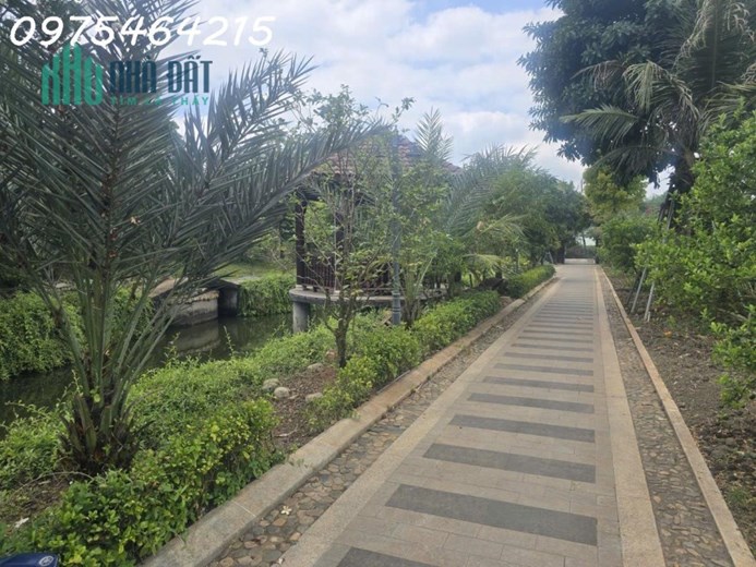 Bán biệt thự sân vườn mặt tiền Long Thuận, Long Phước, Quận 9