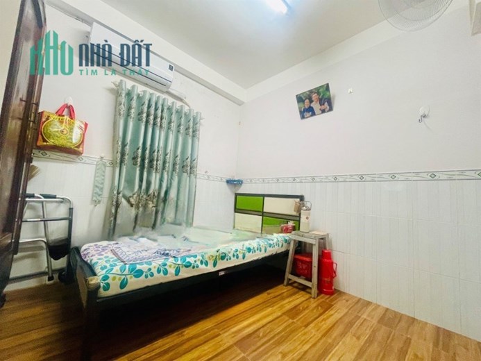Bán nhà 4 tầng, 142m², 4PN, 3WC, Linh Xuân, Thủ Đức - 4.95 tỷ