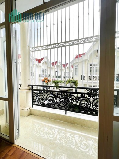 CẦN BÁN GÂP NHÀ KHU NGHỈ DƯỠNG GOLDEN Hills Phường 4 Đà Lạt