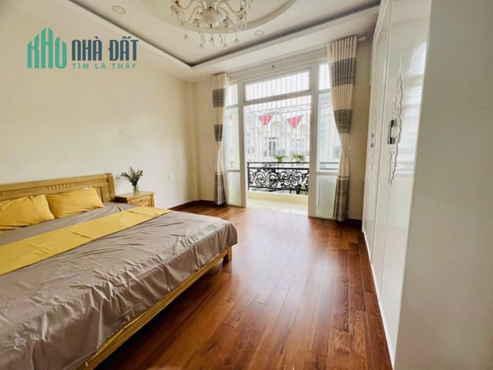 CẦN BÁN GÂP NHÀ KHU NGHỈ DƯỠNG GOLDEN Hills Phường 4 Đà Lạt