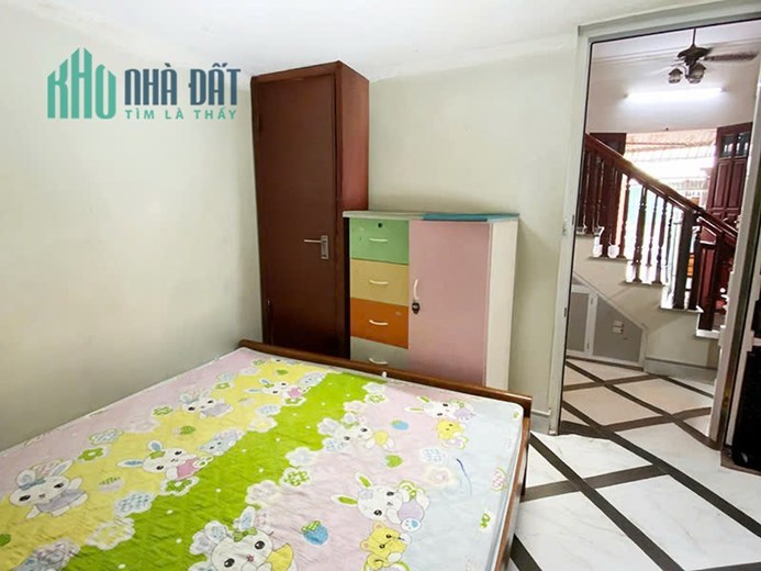 BÁN Nhà 2 tầng Lạc Long Quân  – gần Hồ Tây GIÁ 10TY DT 45m2 LH 083.2865.116