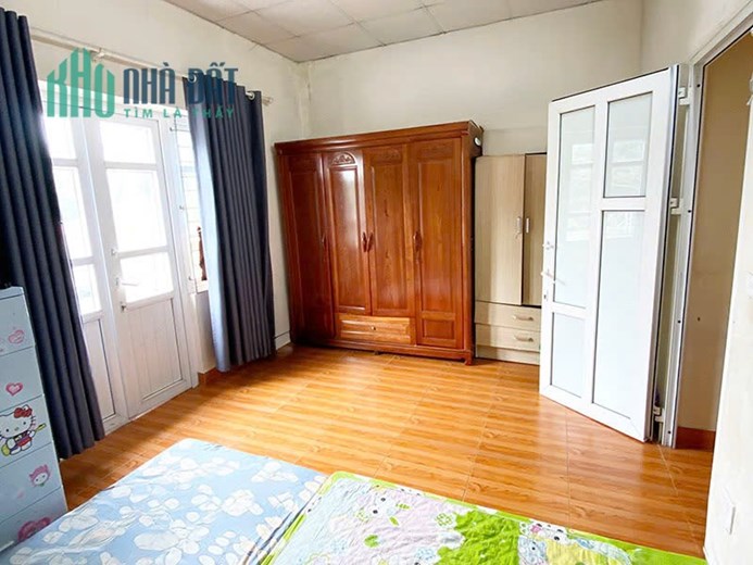 BÁN Nhà 2 tầng Lạc Long Quân  – gần Hồ Tây GIÁ 10TY DT 45m2 LH 083.2865.116
