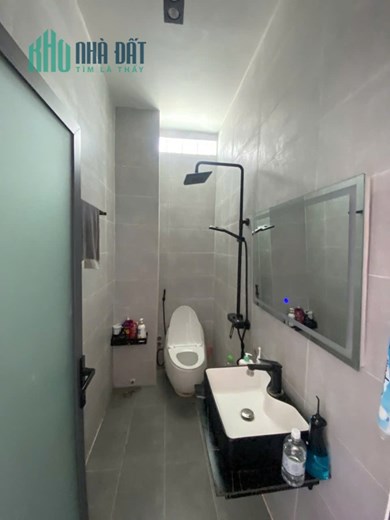 Bán nhà 80m², 5PN, 5WC, 4 tầng, Q.9, 7.4 tỷ, sổ hồng