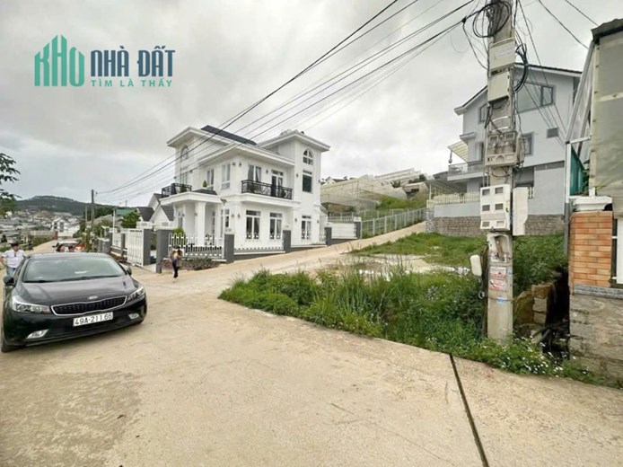 Giảm Sâu 9,2 Tỷ Còn 8,5 Tỷ Ra Lộc Thêm bán đất 2 mặt tiền khu nam hồ phường 11 Đà Lạt