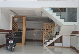 Bán nhà mặt phố Võ Văn Hát, Q.9, 60m², 4 tầng, 6.1 tỷ, sổ hồng