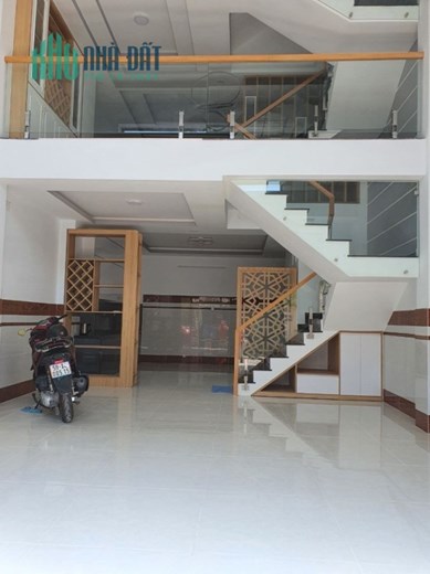 Bán nhà mặt phố Võ Văn Hát, Q.9, 60m², 4 tầng, 6.1 tỷ, sổ hồng