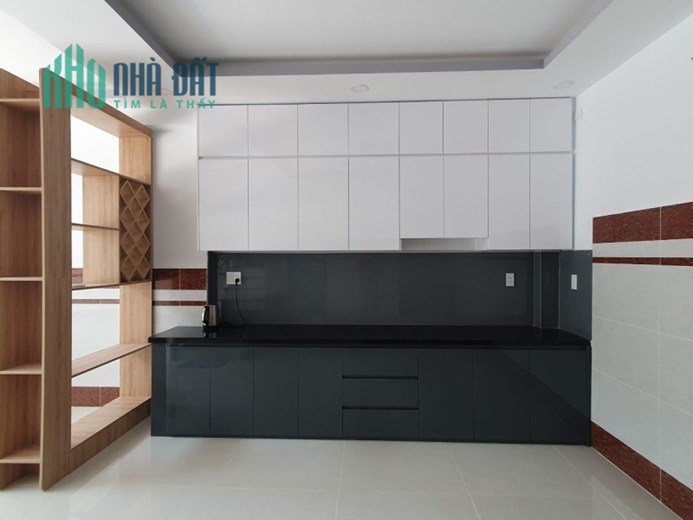 Bán nhà mặt phố Võ Văn Hát, Q.9, 60m², 4 tầng, 6.1 tỷ, sổ hồng