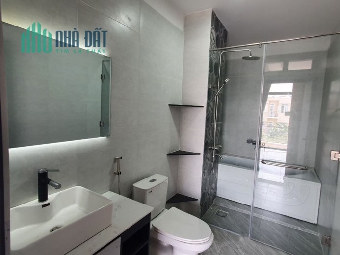 Bán nhà mặt phố Võ Văn Hát, Q.9, 60m², 4 tầng, 6.1 tỷ, sổ hồng