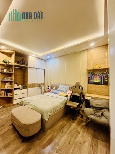 Bán Biệt Thự Mini 159 m2, 3 tầng, đường N10, P. Phú Hữu, Q.9, 159m², giá 23 tỷ