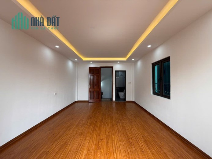 Bán gấp Nhà An Trai, 30.4m, 5 tầng , nội thất xịn, ô tô đỗ cổng, View hồ thoáng mát