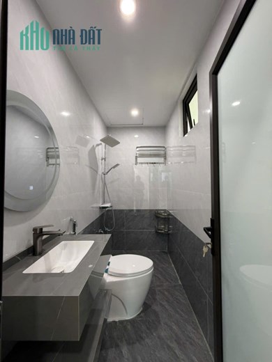 Bán gấp Nhà An Trai, 30.4m, 5 tầng , nội thất xịn, ô tô đỗ cổng, View hồ thoáng mát