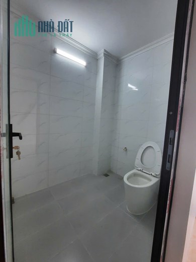bán nhà mặt phố khương trung thanh xuân 20ty500tr DT42m2 ,4 tầng LH 083.2865.116