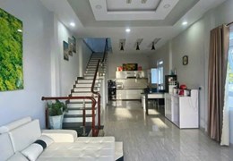 BÁN VILLA ĐỒI THÔNG TIN PHƯỜNG 8 ĐÀ LẠT - Ô TÔ ĐẬU TRONG SÂN  - 9.5 TỶ