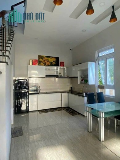 BÁN VILLA ĐỒI THÔNG TIN PHƯỜNG 8 ĐÀ LẠT - Ô TÔ ĐẬU TRONG SÂN  - 9.5 TỶ