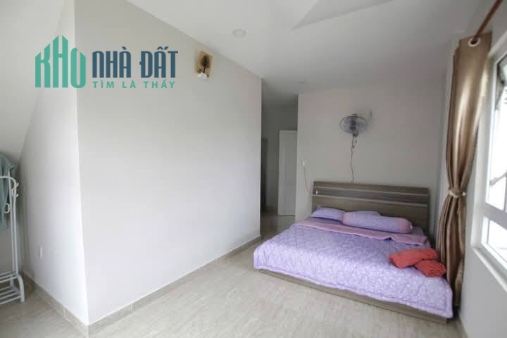BÁN VILLA ĐỒI THÔNG TIN PHƯỜNG 8 ĐÀ LẠT - Ô TÔ ĐẬU TRONG SÂN  - 9.5 TỶ
