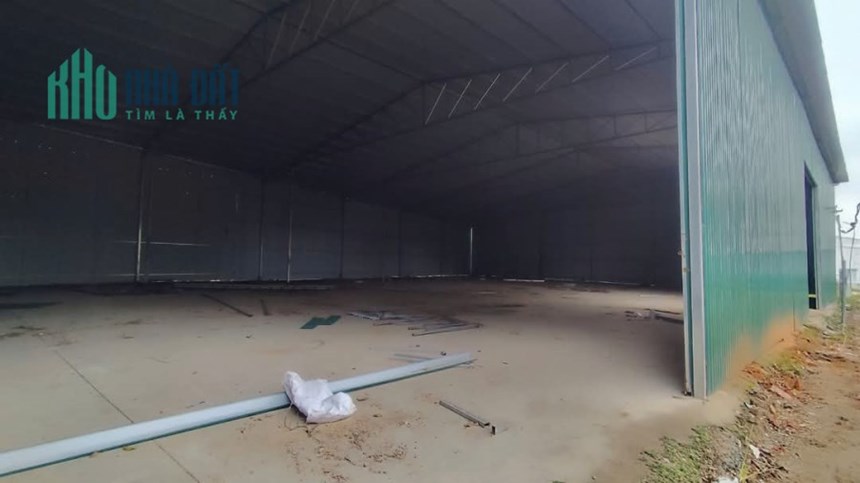 KHO, XƯỞNG Tại Đường Bắc Hồng. Xã BẮC HỒNG. Huyện ĐÔNG ANH. H.N