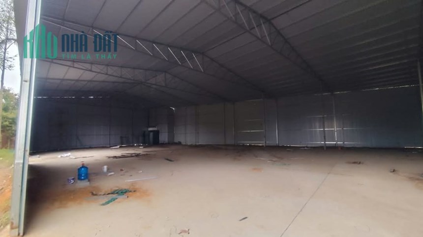 KHO, XƯỞNG Tại Đường Bắc Hồng. Xã BẮC HỒNG. Huyện ĐÔNG ANH. H.N
