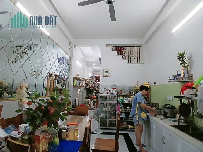 Bán nhà 70m2, 5PN, 4WC, Q.9, Lê Văn Việt, 6.6 tỷ, sổ hồng
