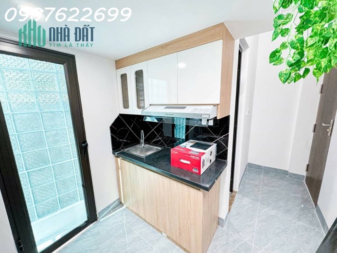 BÁN NHÀ NGUYỄN ĐÌNH HOÀN - CẦU GIẤY- THANG MÁY - KINH DOANH - DÒNG TIỀN KHỦNG 66Mx 6TẦNG