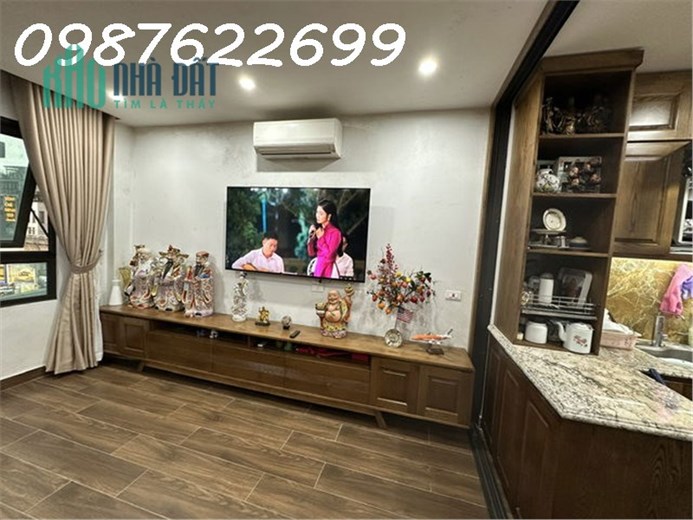 BÁN NHÀ - CẦU GIẤY- PHẨM - 8 TẦNG - THANG MÁY - GARA Ô TÔ - ĐẸP NHƯ KHÁCH SẠN -1 NHÀ RA PHỐ