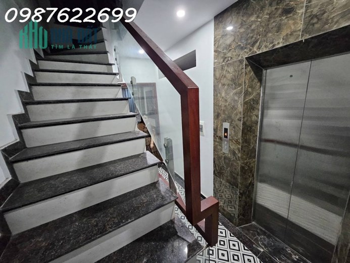 BÁN NHÀ TRUNG KÍNH - CẦU GIẤY- Ô TÔ - 7 TẦNG THANG MÁY - 2 THOÁNG TRƯỚC SAU