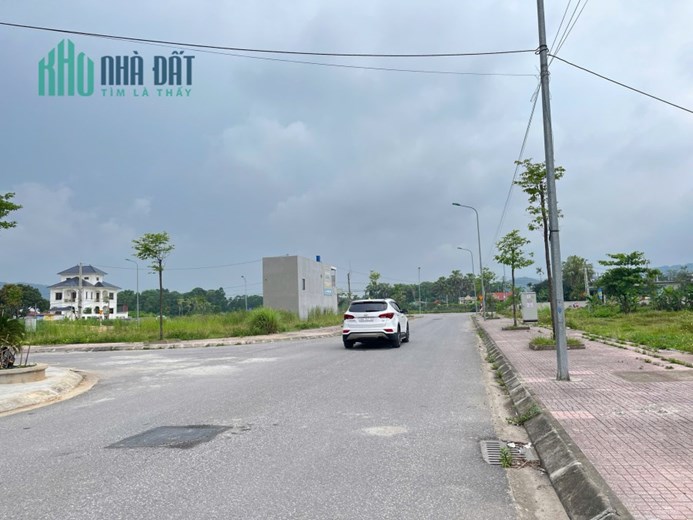 Cần bán gấp đất ngay TT  thị xã Nghi Sơn, Thanh Hóa, DT 108m2 đường 15.5m  giá chỉ 1 Tỷ.