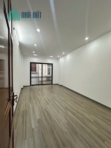 5 tầng mới xây trung tâm quận Đống Đa, cách ô tô tránh 20m, cách mặt phố 70m, hơn 10 tỷ