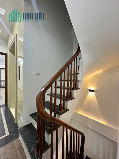 5 tầng mới xây trung tâm quận Đống Đa, cách ô tô tránh 20m, cách mặt phố 70m, hơn 10 tỷ