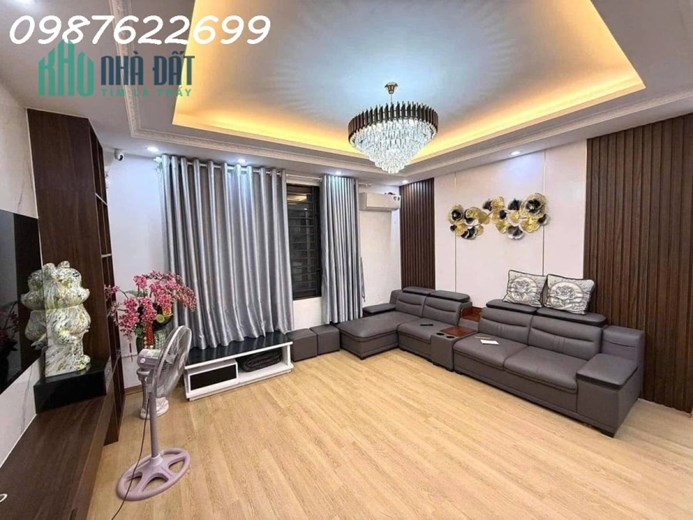 BÁN NHÀ XUÂN THỦY - CẦU GIẤY- TẶNG FULL NỘI THẤT - GẦN PHỐ, GẦN TRƯỜNG, CHỢ, TTTM, NHỈNH 10 TỶ