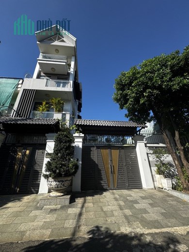 BÁN GẤPBIỆT THỰ XANH GIỮA LÒNG THÀNH PHỐ-GARA XE HƠI - CÔNG VIÊN TRƯỚC NHÀ - 4 TẦNG - 146M2 (8❌18)
