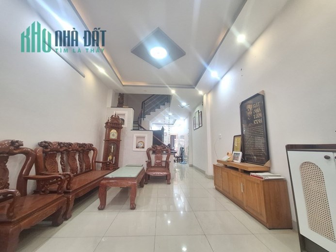 Bán nhà 4 tầng, 60m², 4PN, 3WC, Q.9, 6.4 tỷ, sổ hồng