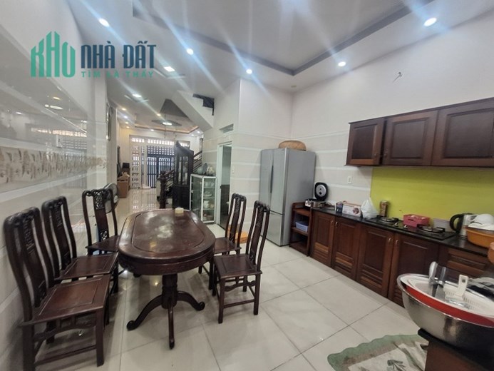 Bán nhà 4 tầng, 60m², 4PN, 3WC, Q.9, 6.4 tỷ, sổ hồng
