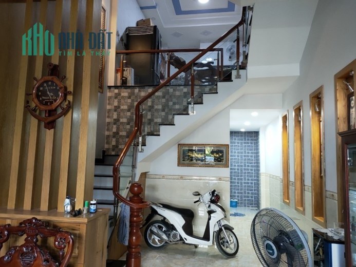 Bán nhà 4 tầng, 56m², 4PN, 5WC, 8.9 tỷ, Q.9, Đỗ Xuân Hợp