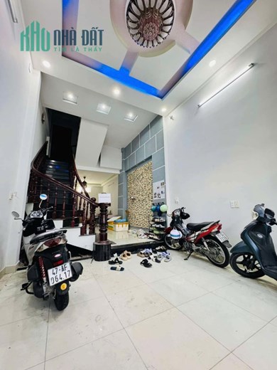 Nhà 4 tầng cạnh tuyến Metro Thủ Đức - Phước Long B - chỉ 7 tỷ hơn tí