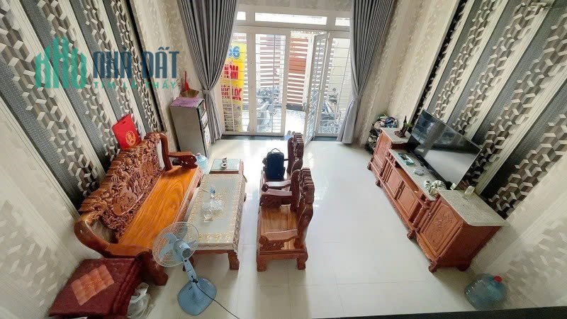 Bán nhà 82m², 3 tầng, 5PN, 5WC, Q.9, 7.15  tỷ, sổ hồng