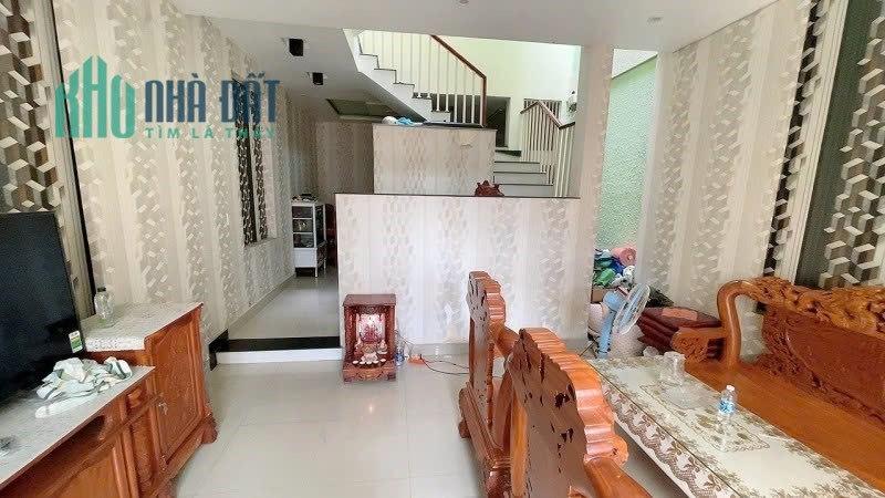 Bán nhà 82m², 3 tầng, 5PN, 5WC, Q.9, 7.15  tỷ, sổ hồng