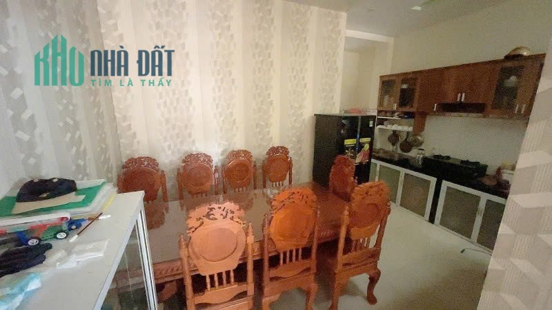 Bán nhà 82m², 3 tầng, 5PN, 5WC, Q.9, 7.15  tỷ, sổ hồng