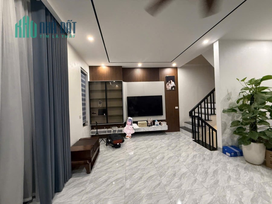 Bán gấp nhà dân xây tại Thị Trấn Phùng, 32m, xây 4 tầng 3,65 tỷ, ô tô ngủ trong nhà