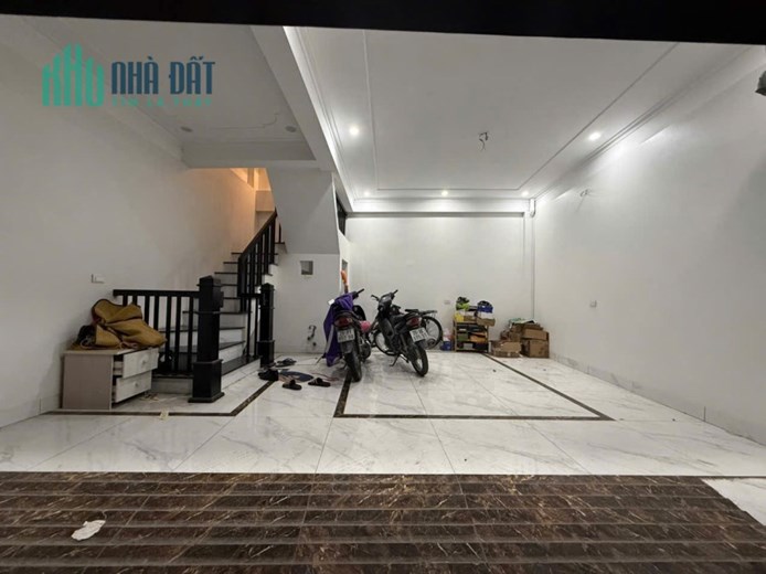 Bán gấp nhà dân xây tại Thị Trấn Phùng, 32m, xây 4 tầng 3,65 tỷ, ô tô ngủ trong nhà