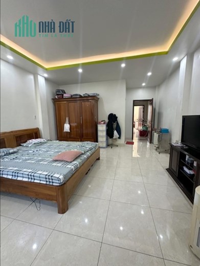 Bán nhà mặt phố Thủ Đức, 105m2, 4 tầng, 15.1 tỷ, sổ hồng