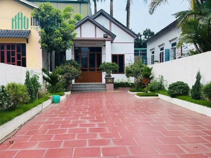 Bán đất tặng nhà tại Đông Yên. 165m full thổ cư