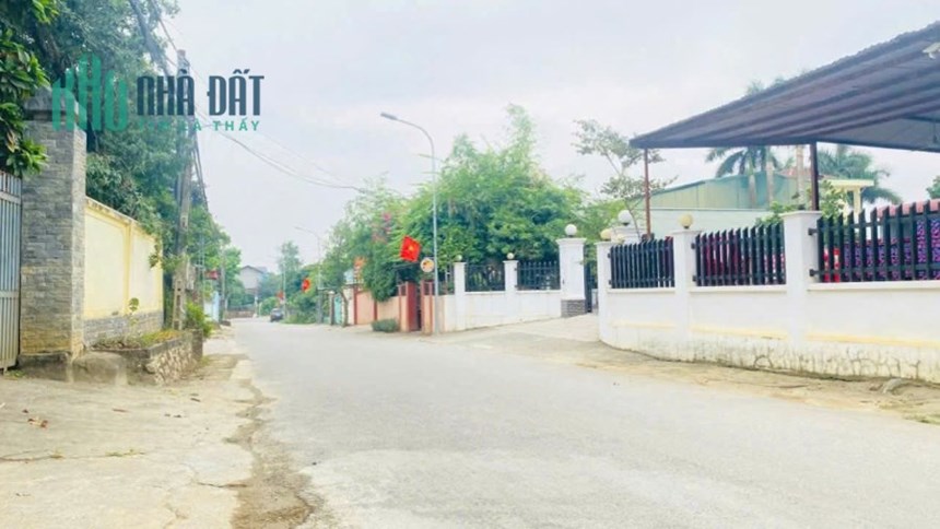 Bán đất tặng nhà tại Đông Yên. 165m full thổ cư