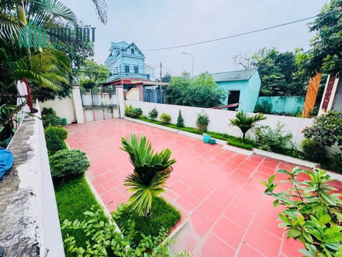 Bán đất tặng nhà tại Đông Yên. 165m full thổ cư