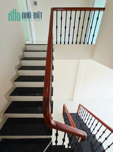 Bán nhà 2 tầng, 67m², 2PN, 2WC, Q.9, 4.3 tỷ, sổ đỏ