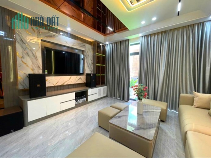 BÁN NHÀ MẶT TIỀN - 7 TẦNG ĐÚC - THANG MÁY CẢM ỨNG - SMART HOME FULL NỘI THẤT 🔥 Chỉ 17.8 TỶ - Nhà